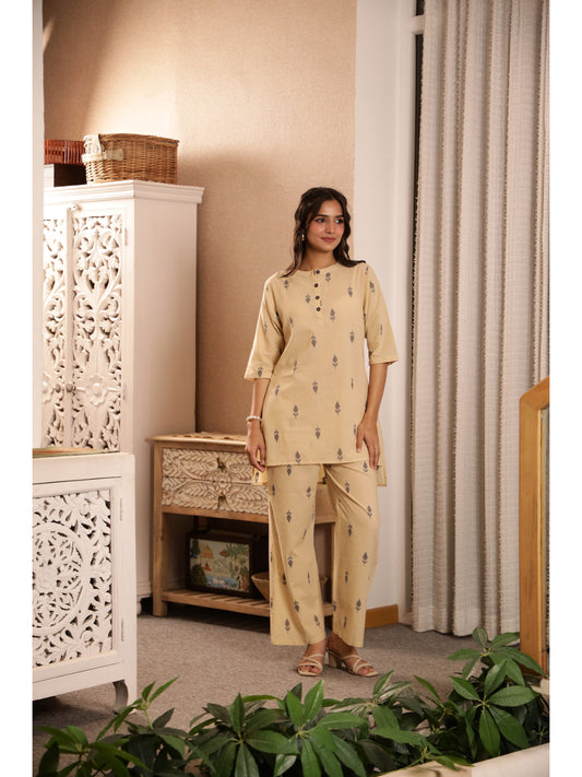 Beige Floral Three-Quarter Sleeves Kurta & Palazzo