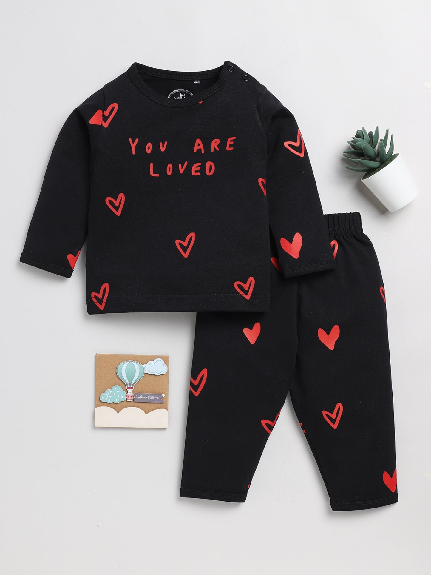 All Hearts Print Black Full Sleeve Nightwear Set